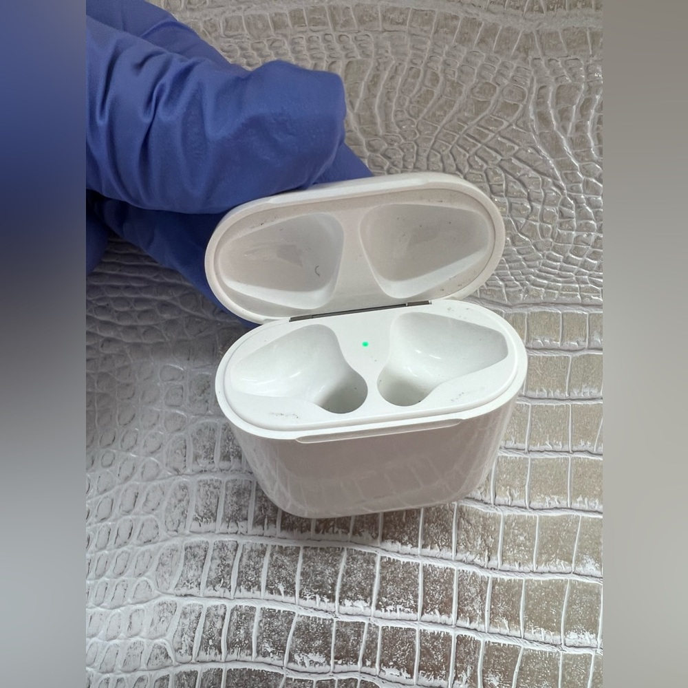 Apple AirPod charging case only